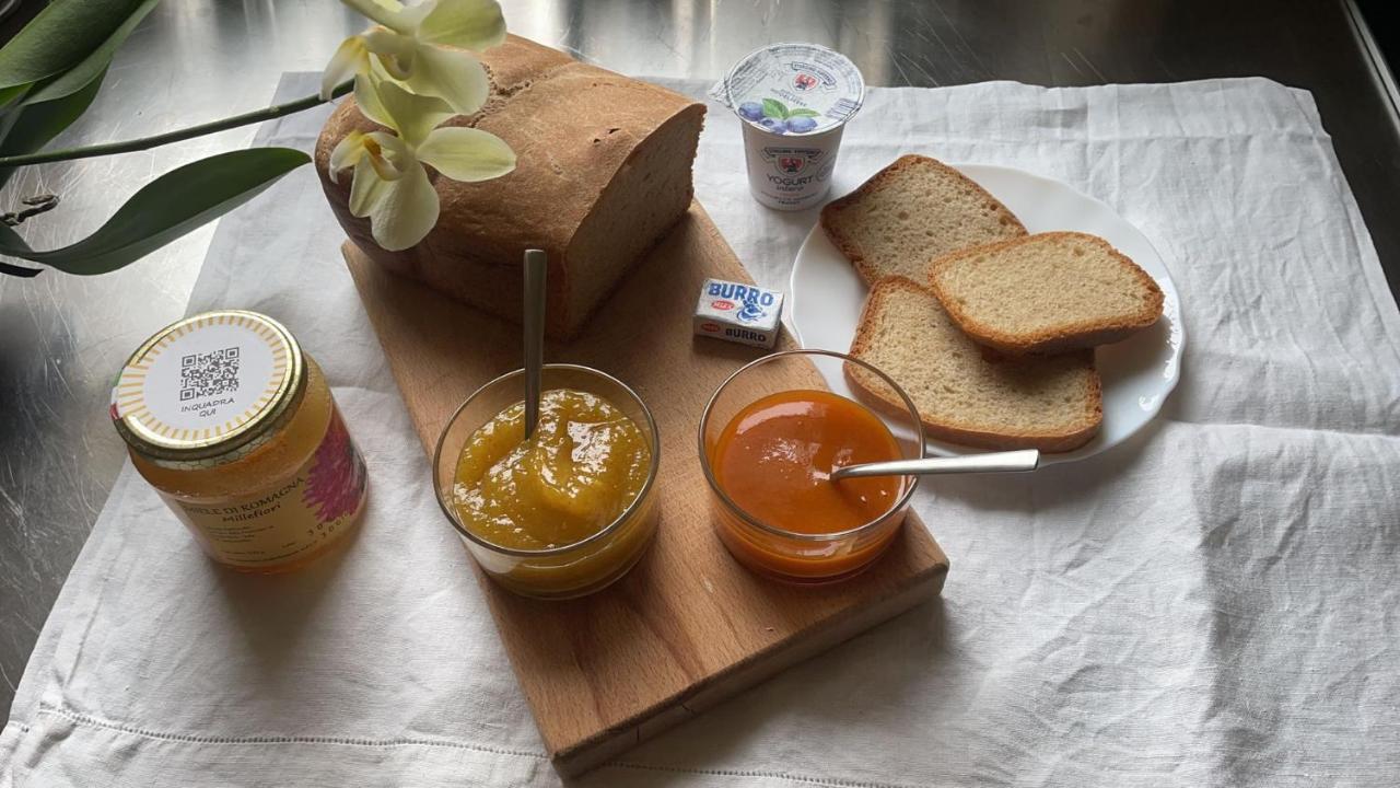 Beb Montefratta Acomodação com café da manhã Fratta Terme Exterior foto